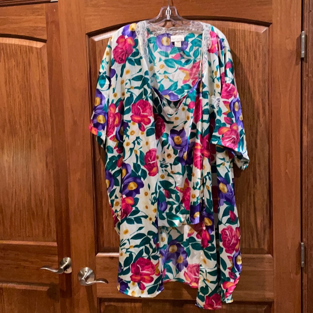Solange Floral Silky Satin Cami & Robe Set Size 3X